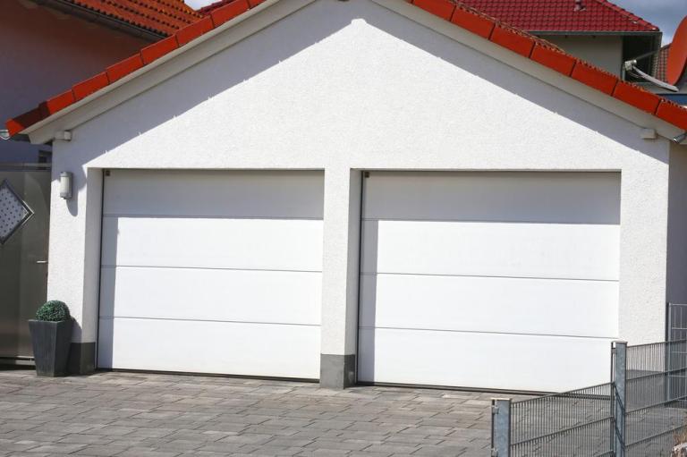 Porte de garage sectionnelle, un choix pratique près de Verdun